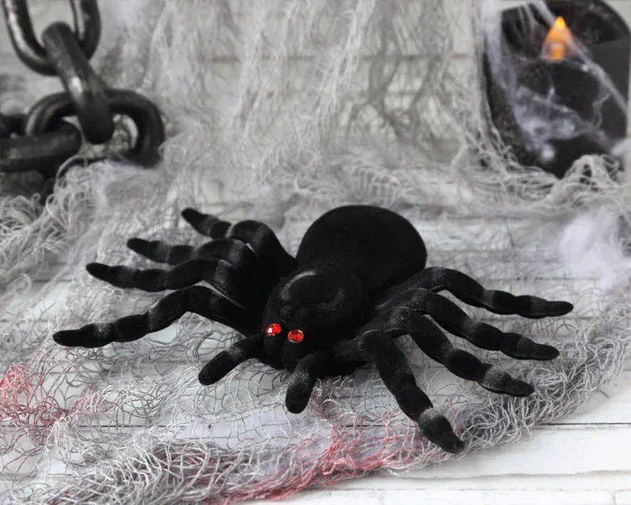 Araña Tarántula Negra con Ojos Rojos de 20cm - Image 2