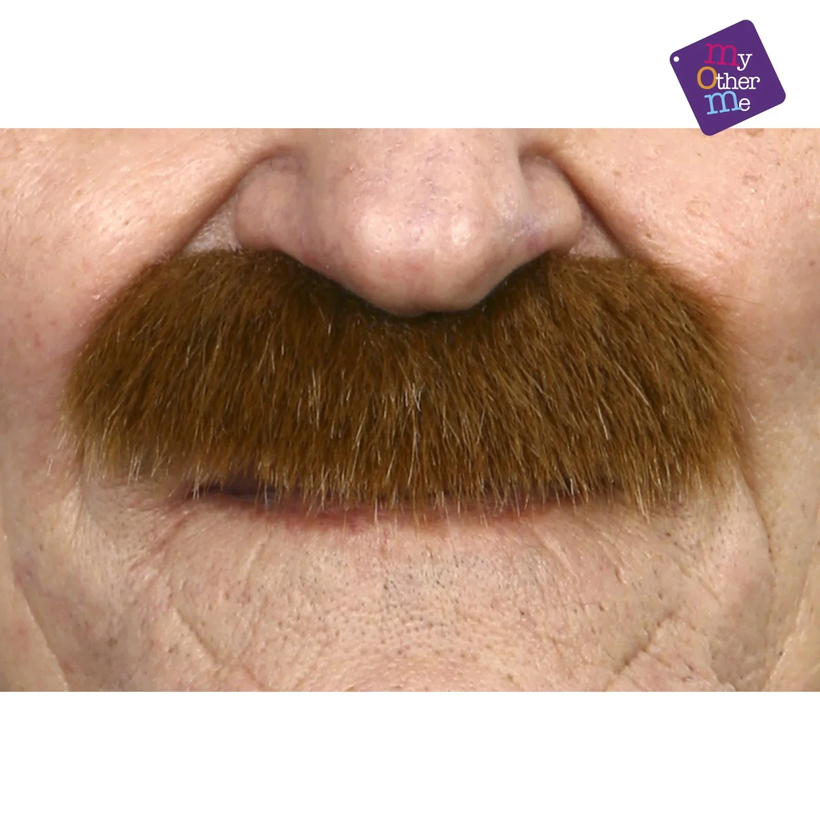 Bigote Castaño Claro